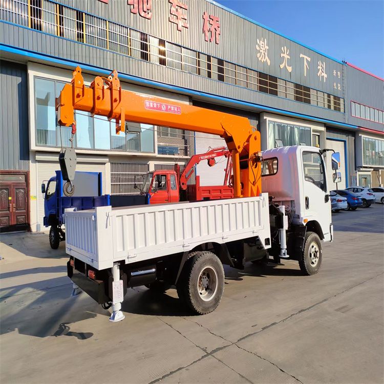 蒸湘区三轮随车吊定制 农用改装机自备吊中瑞长期出售